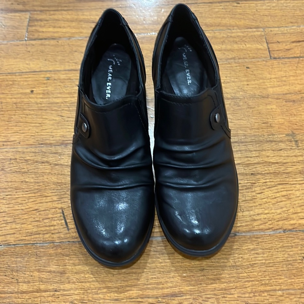 WEAR EVER BLACK women’s heels size 7, medium